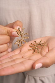 Heliophilia Silver Pendientes de Oro con Recubrimiento de Laca, Dorado